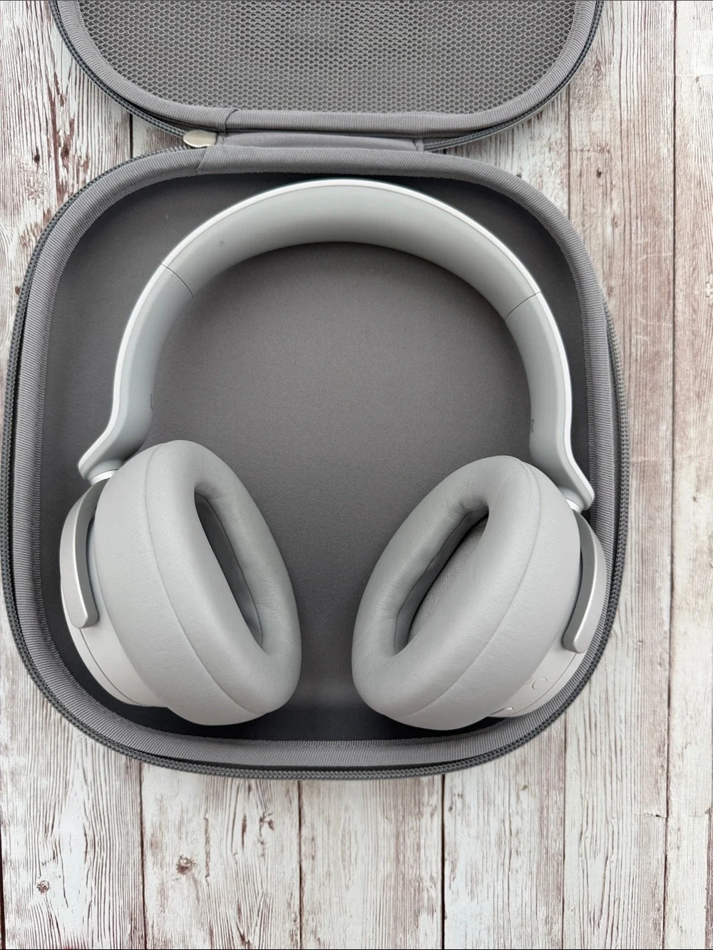 Microsoft Surface Wireless Headphones Noise Cancelling Minimal Use